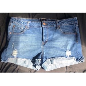 Womens Celebrity Pink Shorts Size 15